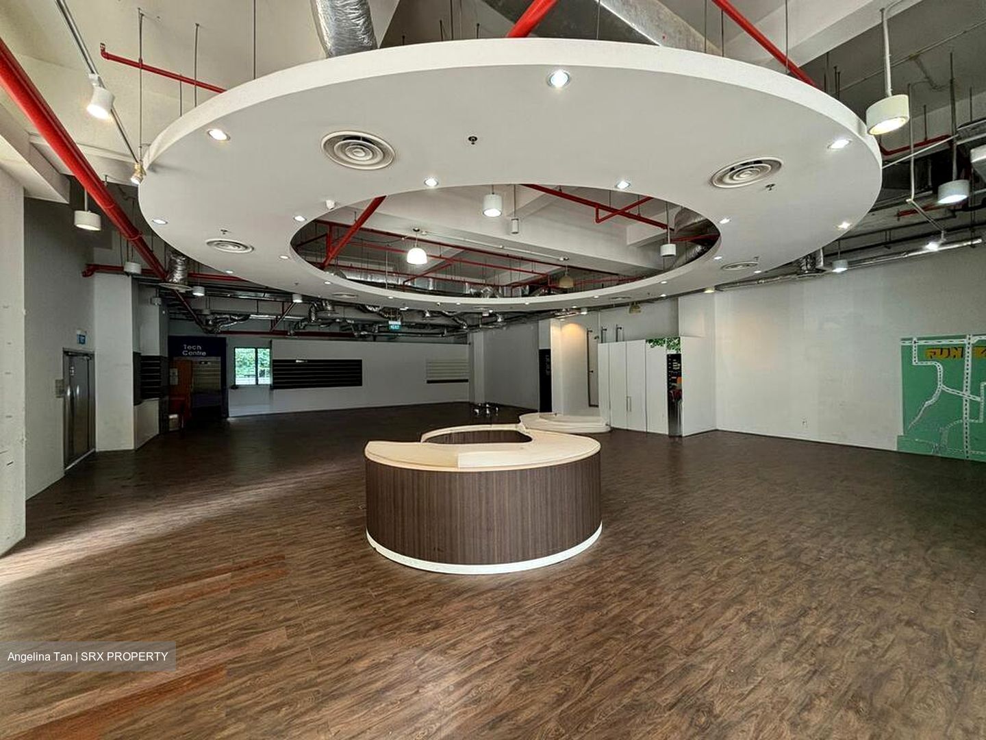 Shell Service Station (D3), Warehouse #525689061